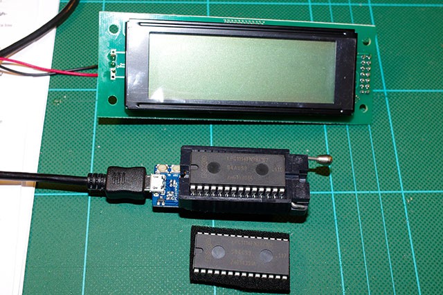 LCD and mbed LPC1114FN28