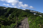 コンクリート舗装の登山道