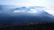 山中湖と丹沢の山々