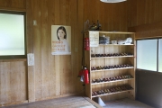 宿泊料金は下駄箱横のボックスへ
