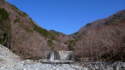 穏やかな冬晴れの寄沢