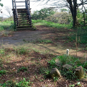 二子山の東側の頂上