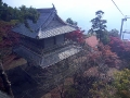 山門の横を通過                                                         