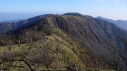 主脈の尾根を塔ノ岳へ