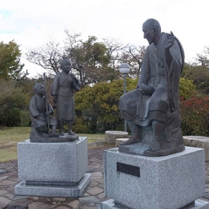 良寛さんと子供達の銅像
