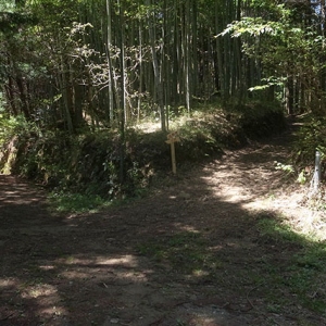 右へ折れる