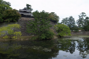 お堀と南櫓