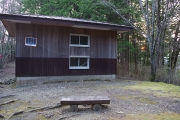 堂倉避難小屋