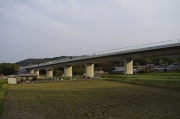 不釣り合いな高速道路