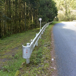 遍路シールでは舗装道路へ