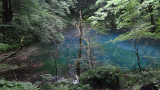 神秘的な沸壺の池
