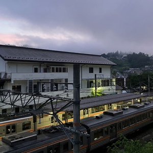 始発電車