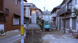 住宅街の中に昔の秋葉常夜塔が