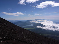 眼下には山中湖が