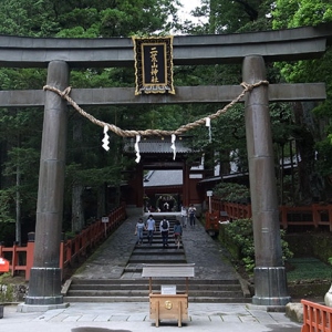 二荒山神社の本社