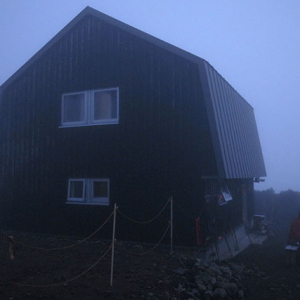 羊蹄避難小屋